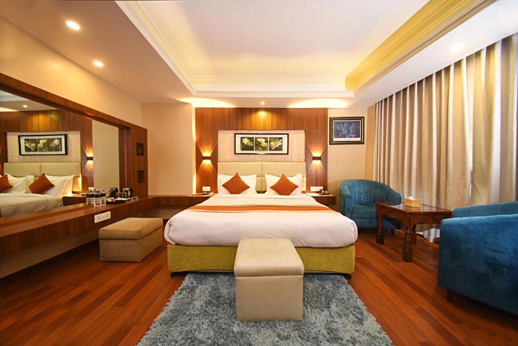 Deluxe Suite with City View