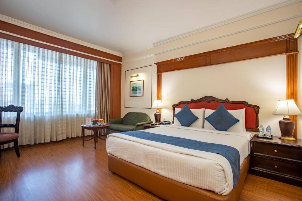 Deluxe King Room