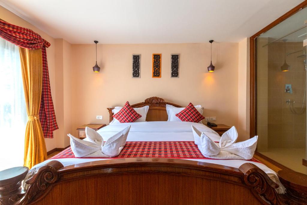 Deluxe King Room