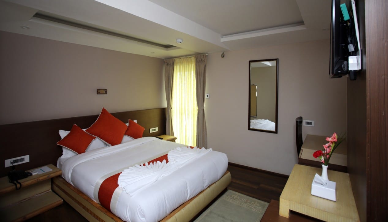 Kings Hotel Rajkuti — 3