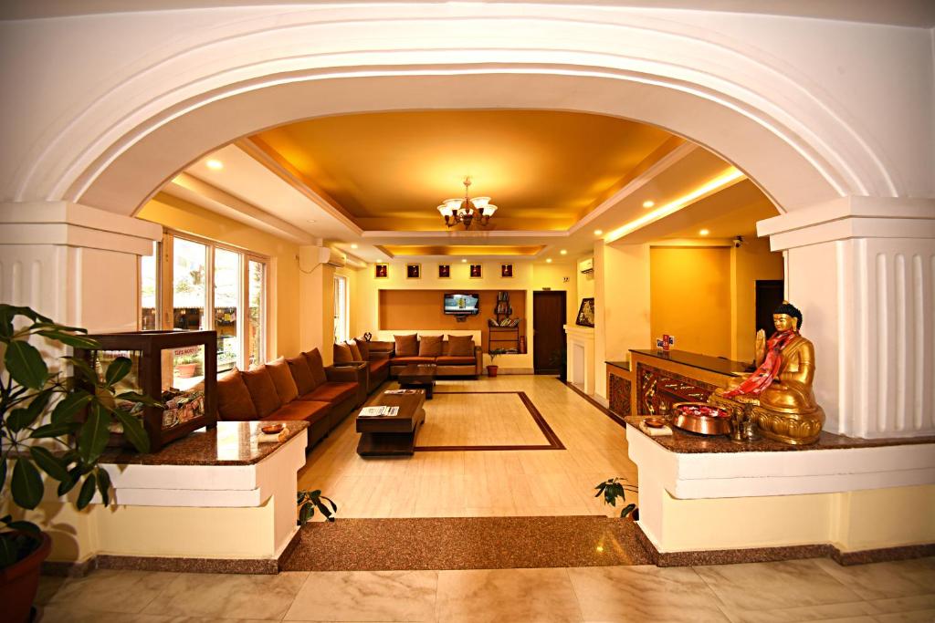 DOM Himalaya Hotel — 5