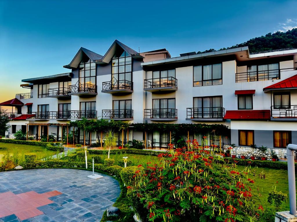 Sunshine Resort Pokhara — 3