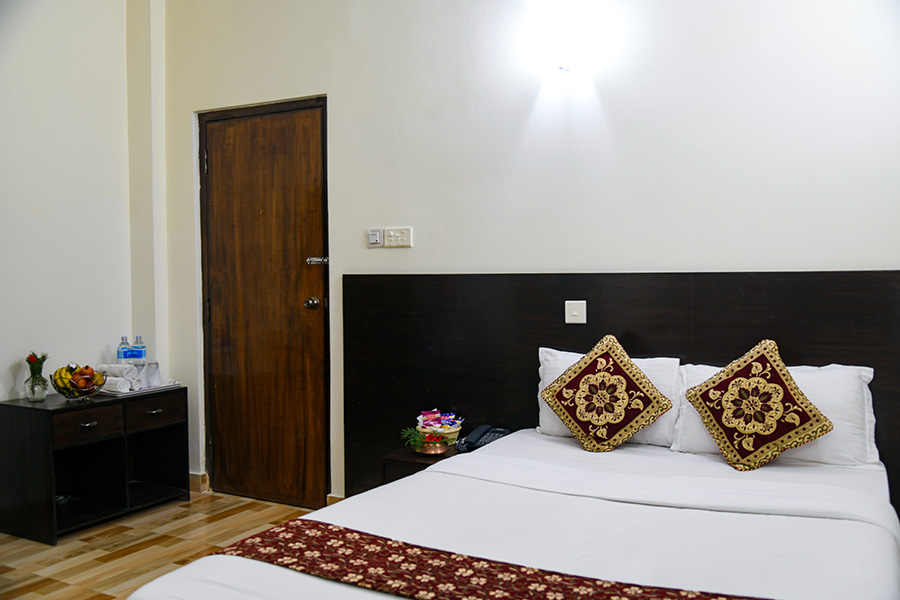 Zambal Hotel — 7