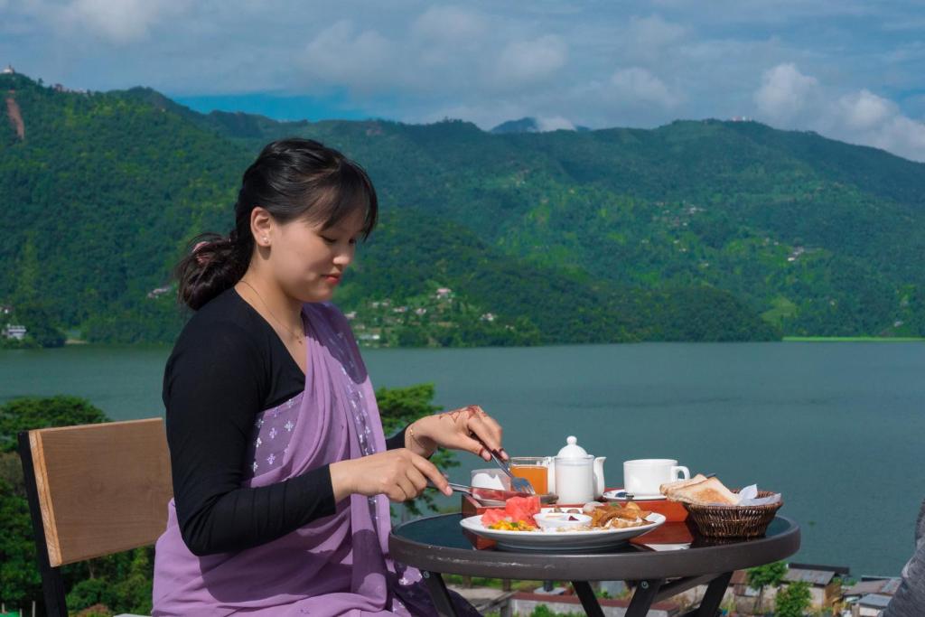 Hotel Lake Himalaya — 3