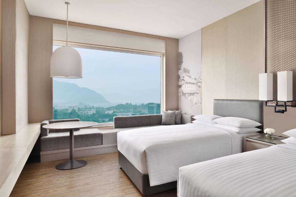 Club Twin Room with M Club lounge access