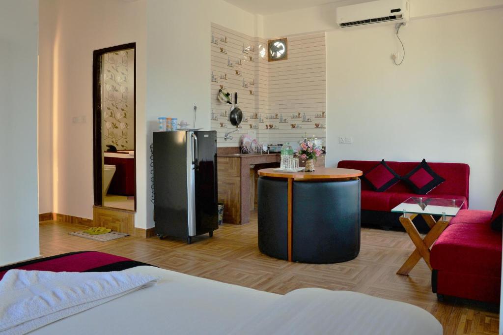 Suite with Mountain View
