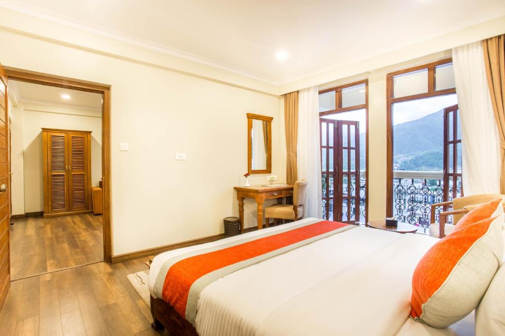 Honeymoon Room