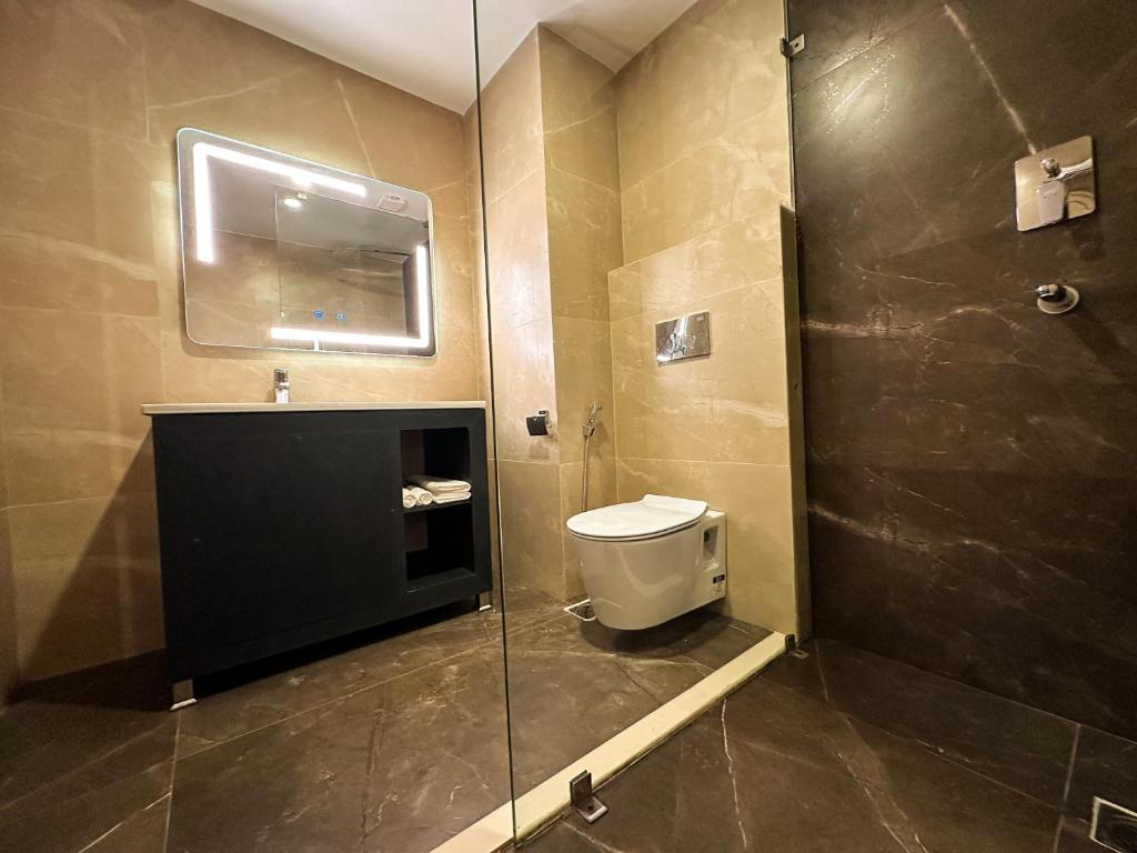 Luxury Two Queen Bedroom with Balcony and Pool View