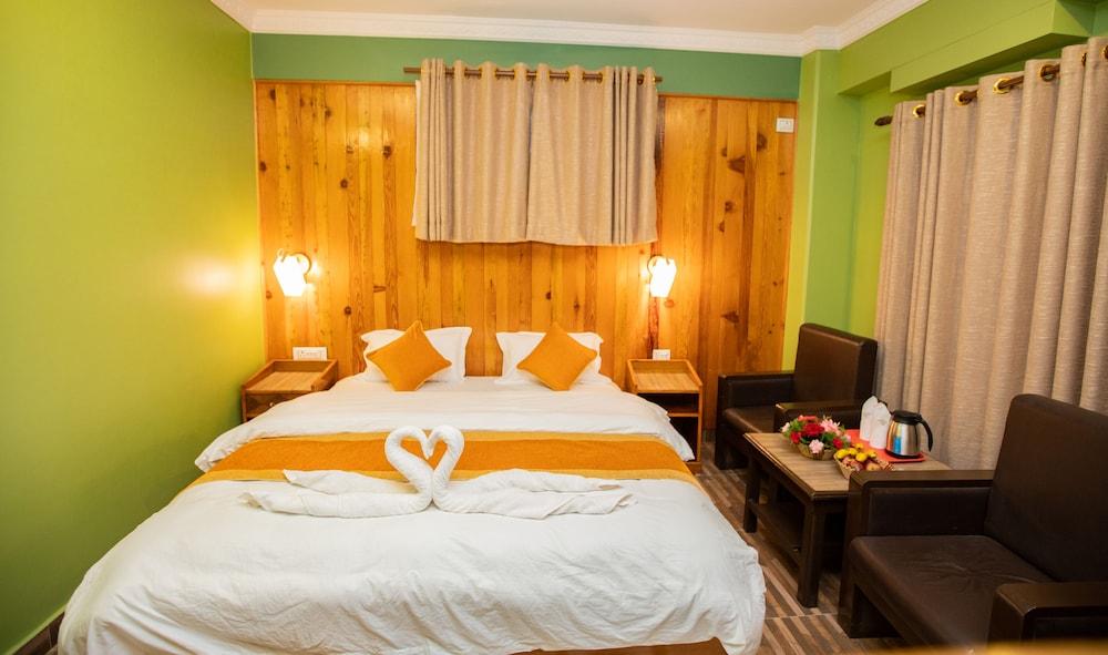 Deluxe Double or Twin Room