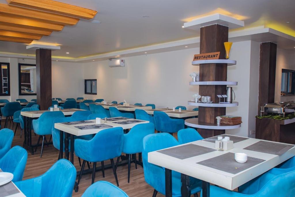 Hotel Pokhara Village and SPA — 4