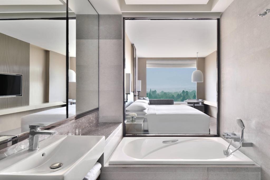 Club Double Room with M Club lounge access