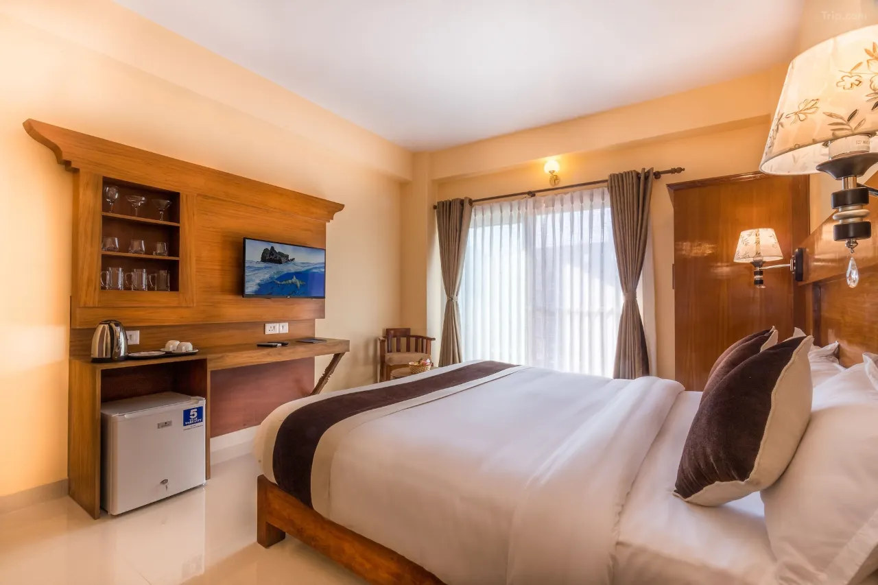 Deluxe Double King Bed