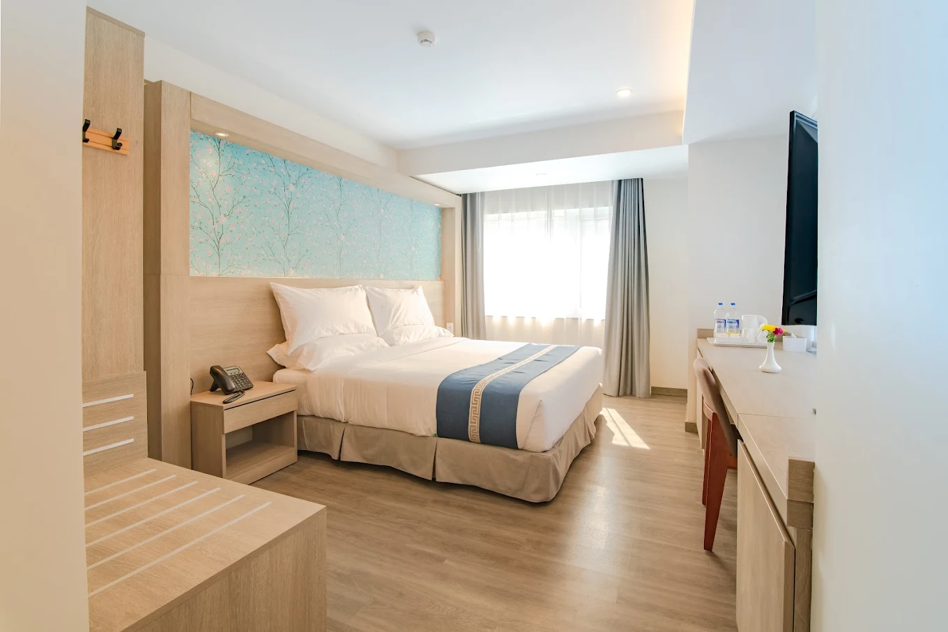 Deluxe double or twin room